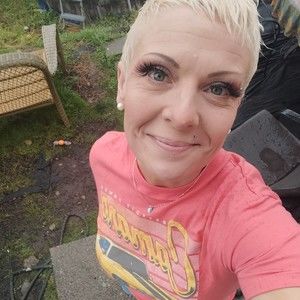 Meet your Posher, Eve